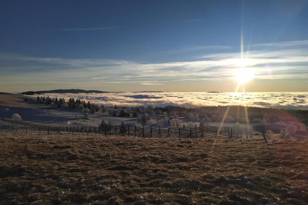 Gite Du Fourperet-Parc Naturel Du Haut-Jura Longevilles-Mont-d'Or Экстерьер фото